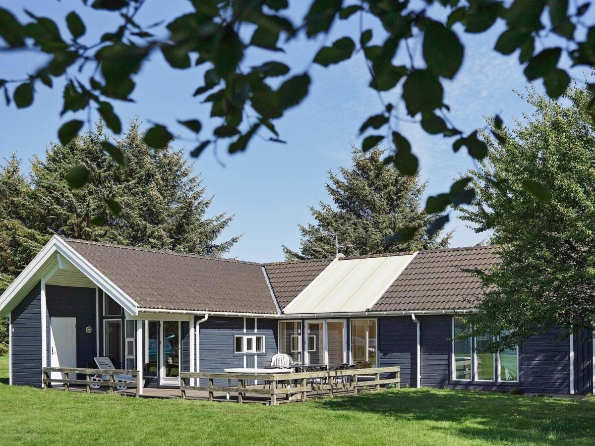 12 Person Holiday Home In Aakirkeby Vester Somarken Eksteriør billede